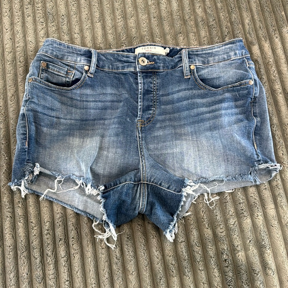 Torrid cut off Jean shorts
